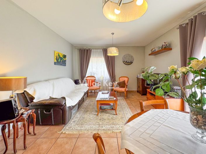 Image No.1-3 Bed Apartment for sale