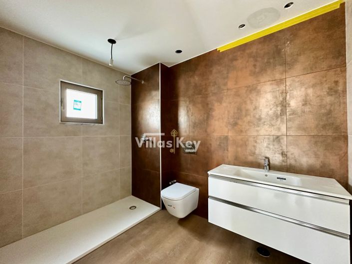 Image No.14-2 Bed Apartment for sale