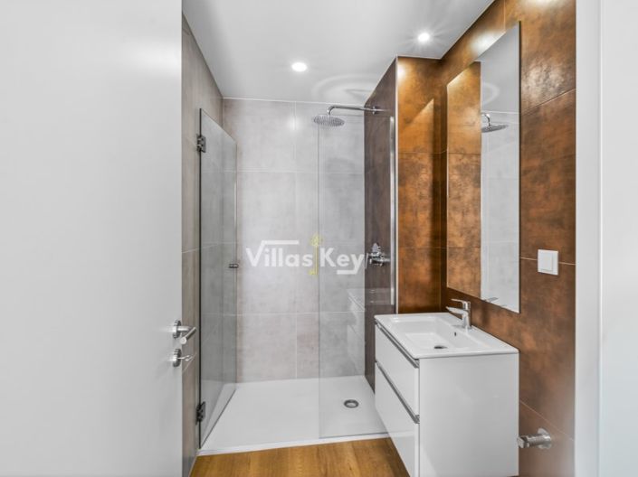 Image No.14-3 Bed Apartment for sale