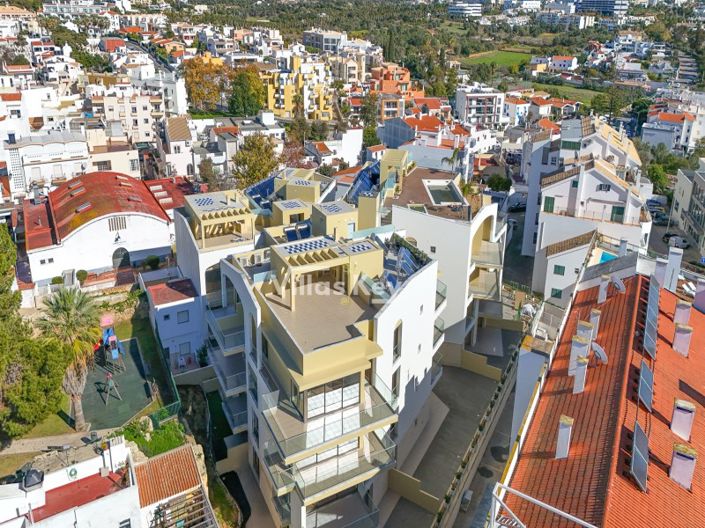 Image No.23-3 Bed Apartment for sale