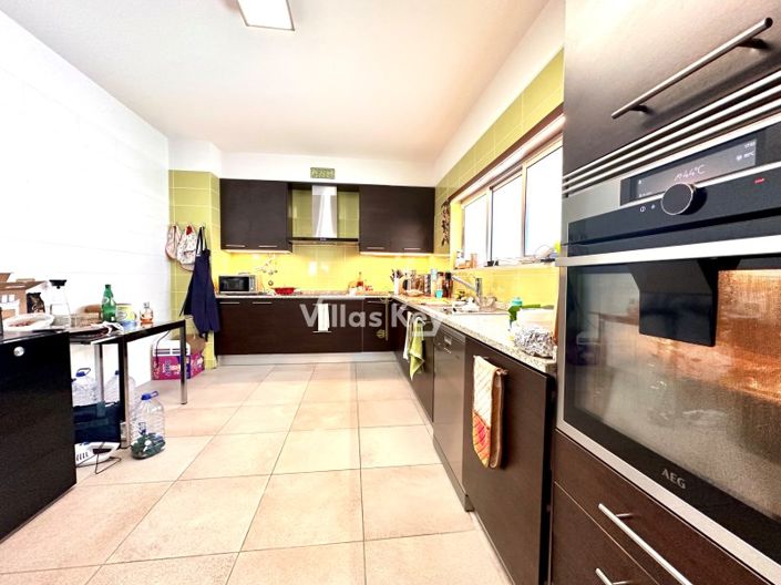 Image No.11-4 Bed Apartment for sale