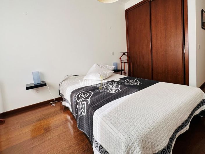 Image No.18-4 Bed Apartment for sale