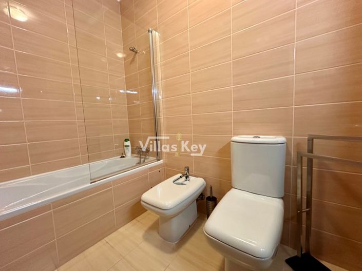 Image No.20-4 Bed Apartment for sale