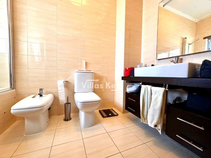 Image No.22-4 Bed Apartment for sale