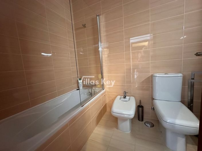 Image No.24-4 Bed Apartment for sale