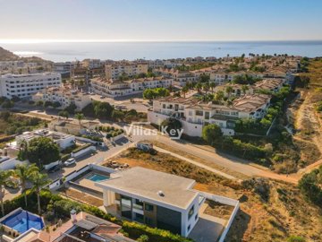 ideeeb7f01-0000-0500-0000-00001772fbf3