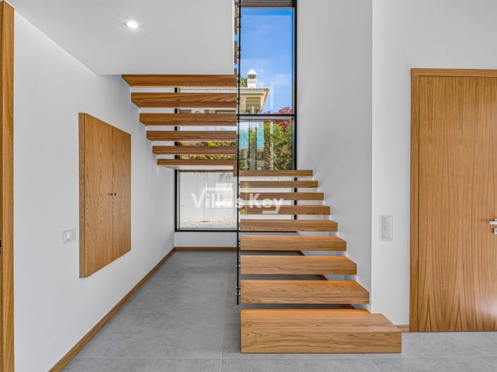 Image No.12-4 Bed House for sale