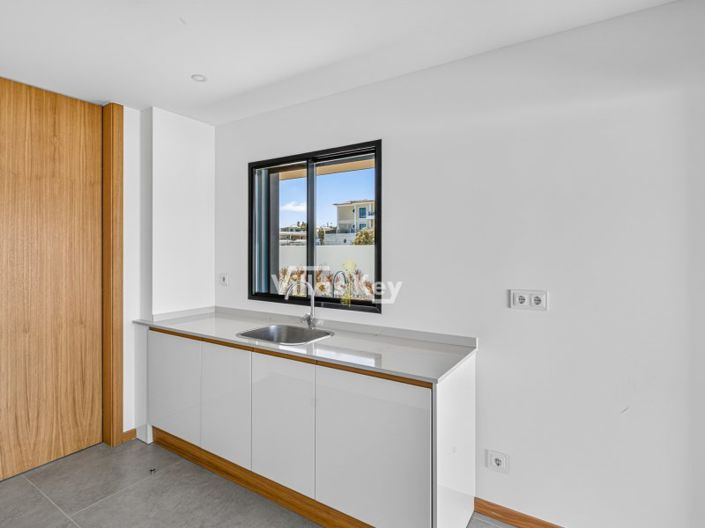 Image No.27-4 Bed House for sale