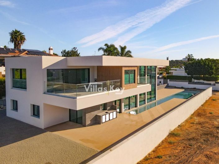 Image No.7-3 Bed House for sale