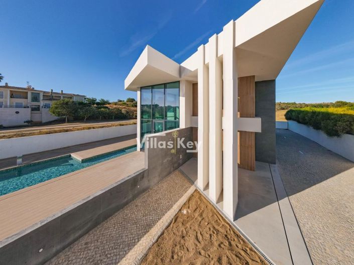 Image No.8-3 Bed House for sale