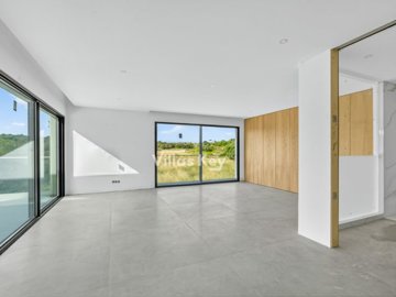 ideeeb7f01-0000-0500-0000-00001797375e