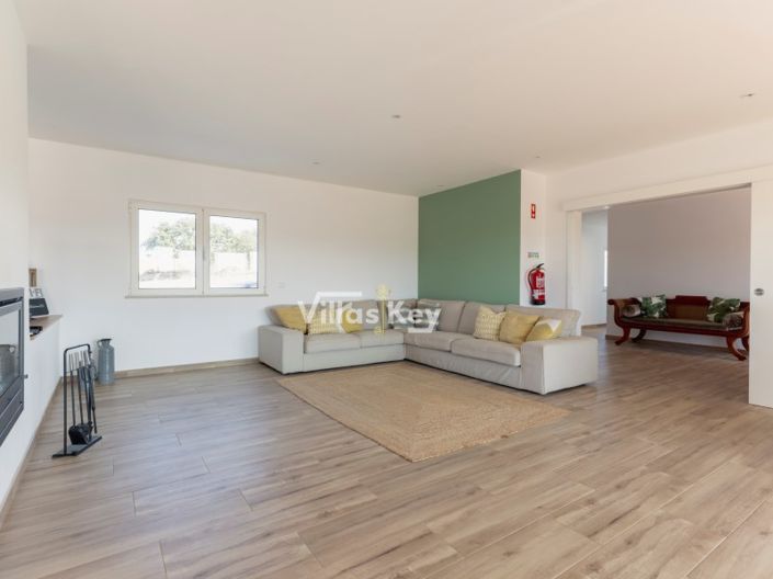 Image No.9-5 Bed Farmhouse for sale