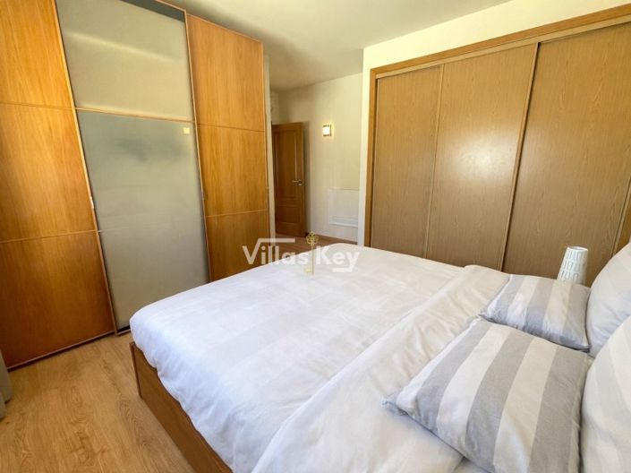 Image No.15-4 Bed House for sale