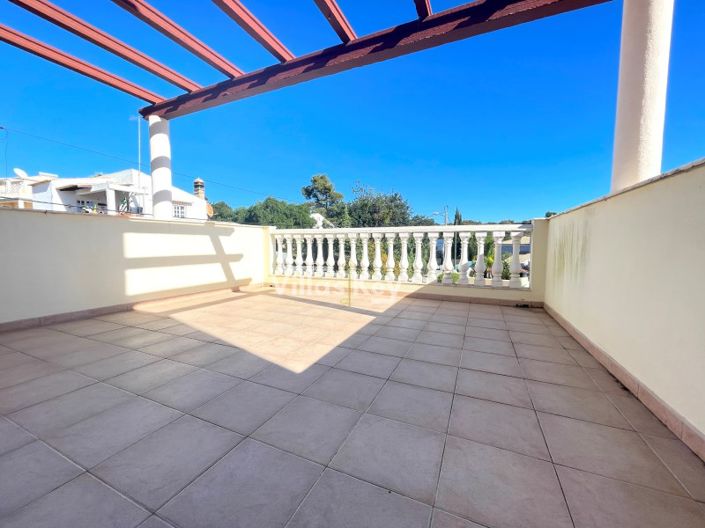 Image No.19-4 Bed House for sale