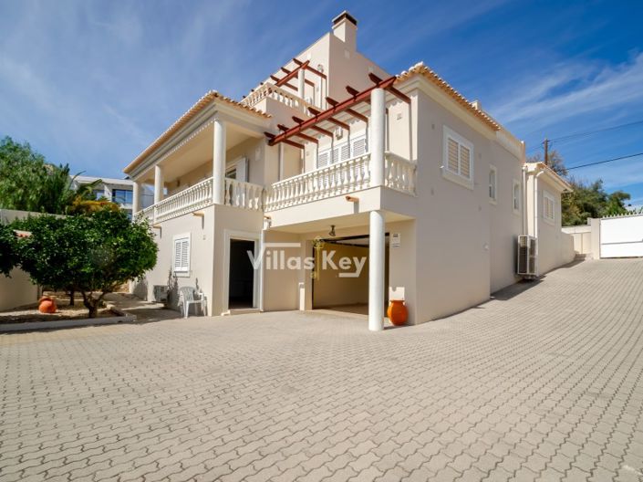 Image No.26-4 Bed House for sale