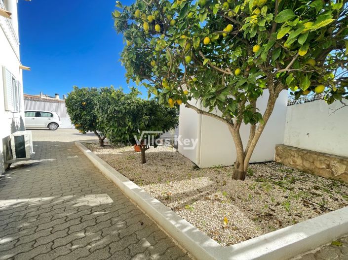 Image No.27-4 Bed House for sale