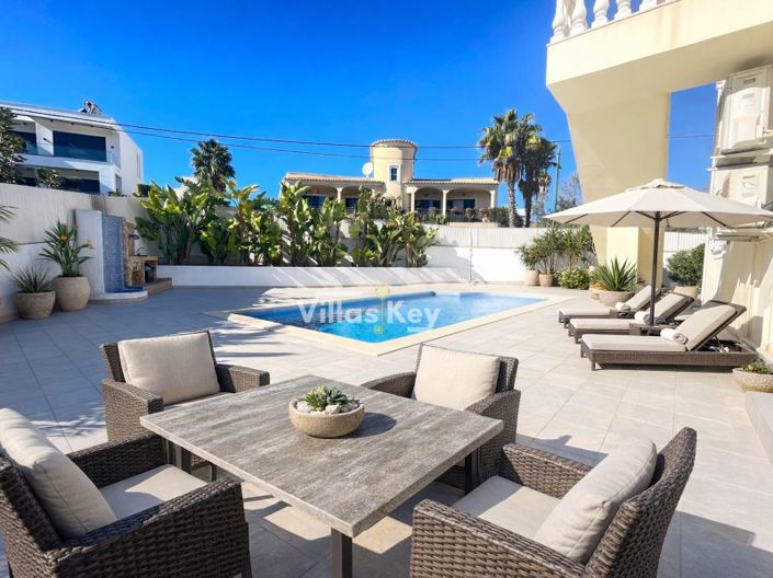 Image No.3-4 Bed House for sale