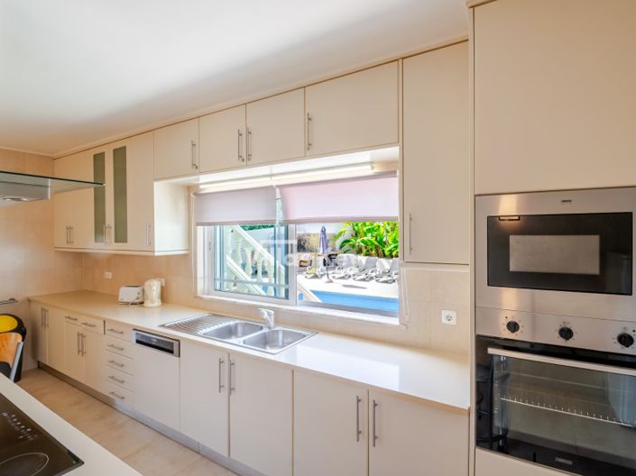 Image No.5-4 Bed House for sale