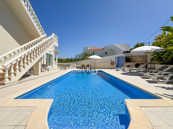 Image No.1-4 Bed House for sale