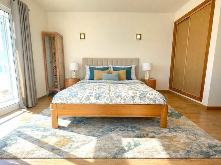 Image No.7-4 Bed House for sale