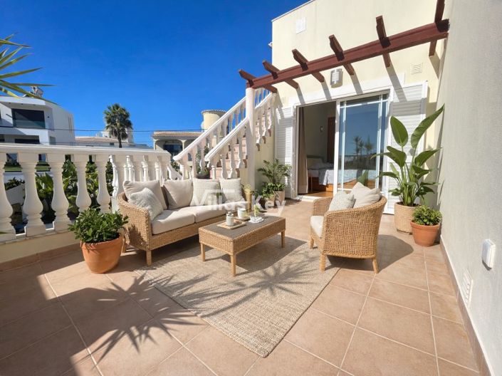 Image No.8-4 Bed House for sale