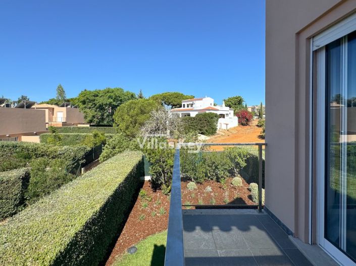 Image No.30-3 Bed House for sale