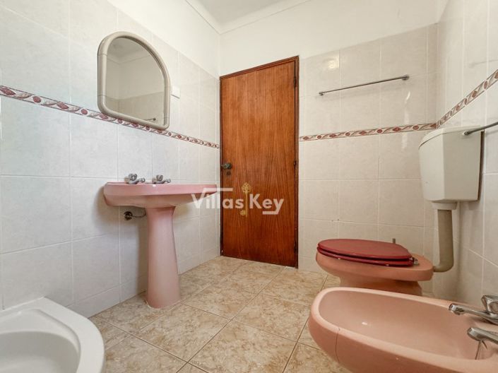 Image No.16-4 Bed House for sale