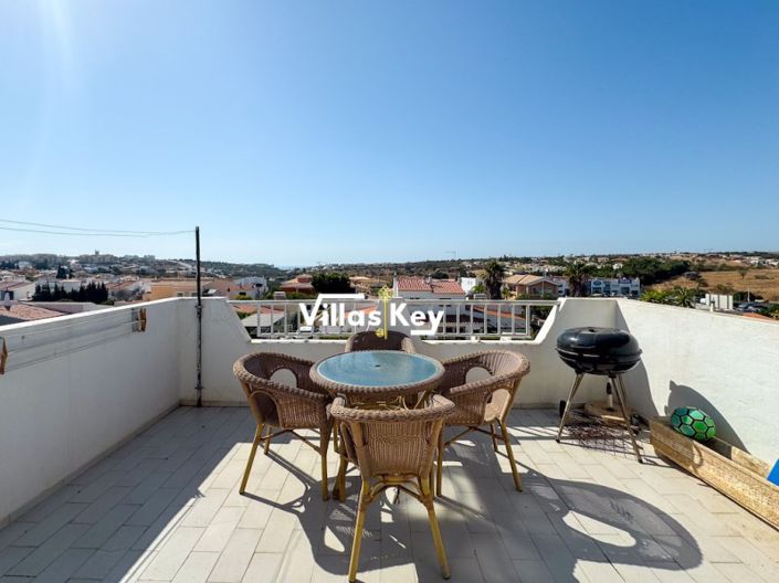 Image No.18-4 Bed House for sale