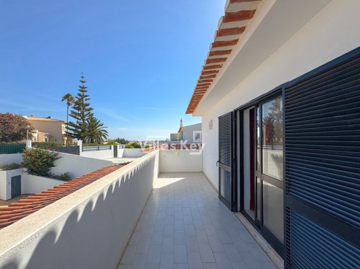 Image No.19-4 Bed House for sale