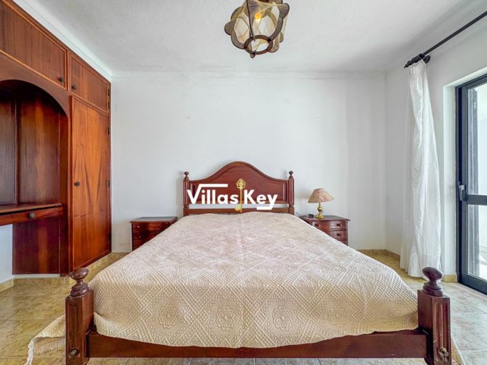 Image No.27-4 Bed House for sale