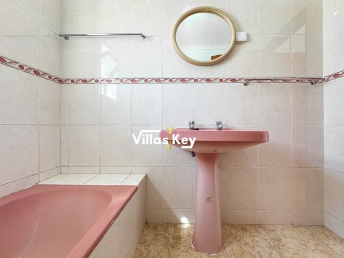 Image No.29-4 Bed House for sale