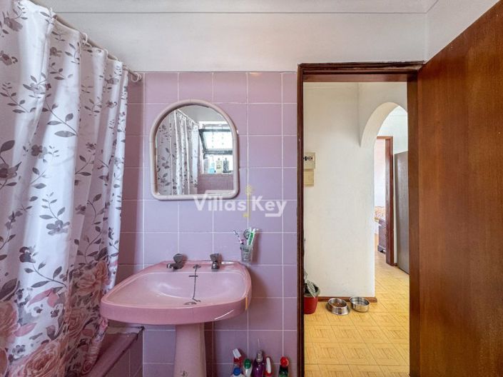 Image No.25-4 Bed House for sale