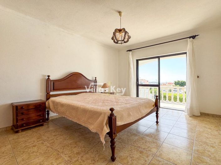 Image No.30-4 Bed House for sale