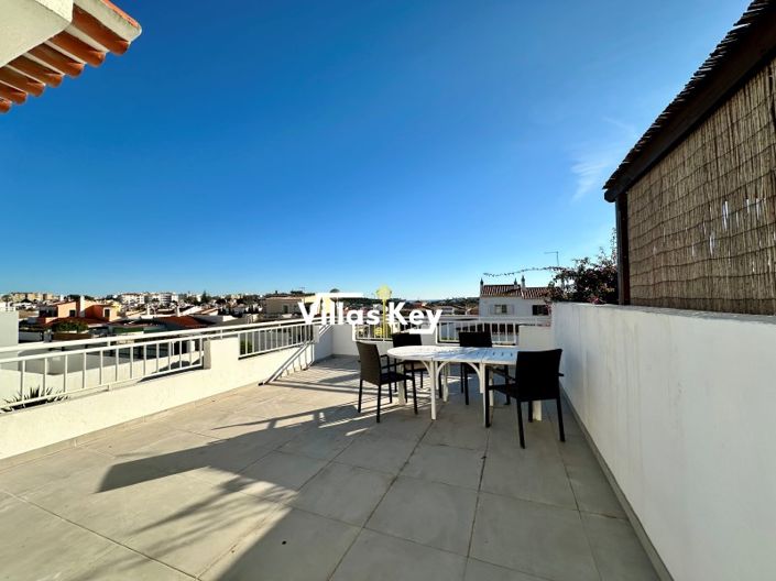 Image No.40-4 Bed House for sale