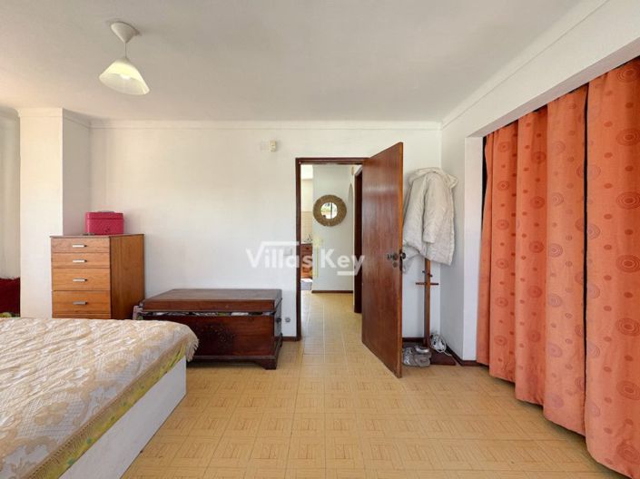 Image No.14-4 Bed House for sale