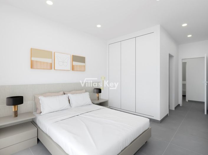 Image No.9-3 Bed Apartment for sale