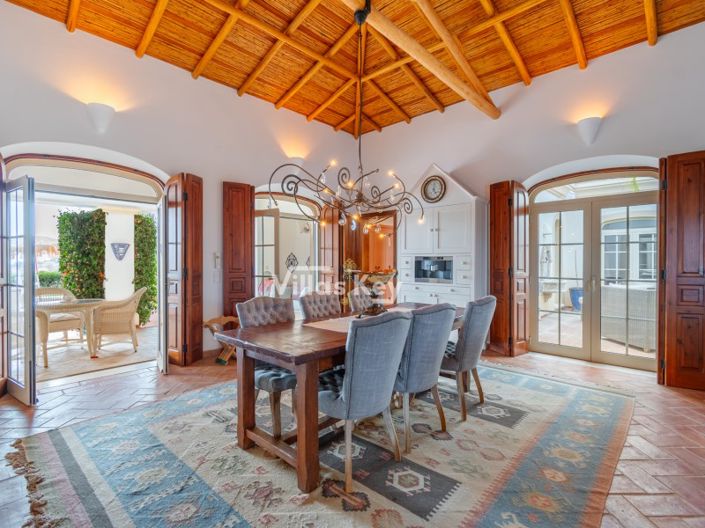 Image No.12-4 Bed House for sale