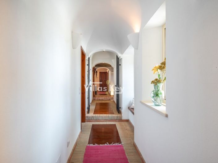 Image No.17-4 Bed House for sale