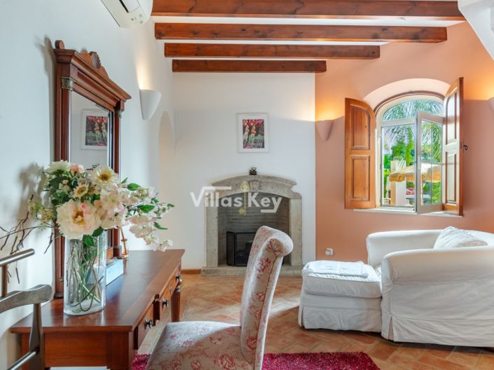 Image No.20-4 Bed House for sale