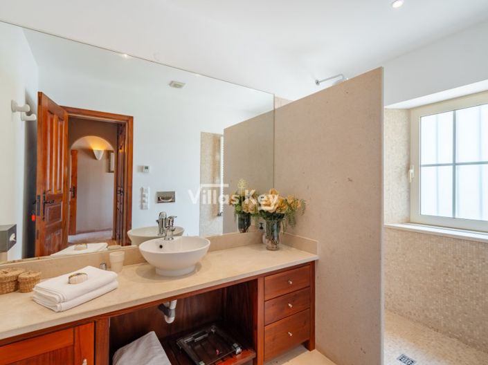 Image No.22-4 Bed House for sale