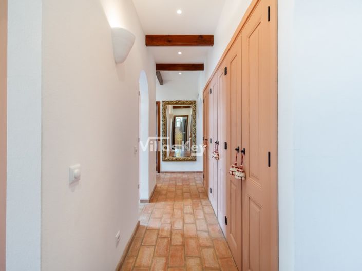 Image No.26-4 Bed House for sale