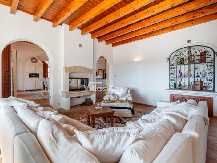 Image No.6-4 Bed House for sale