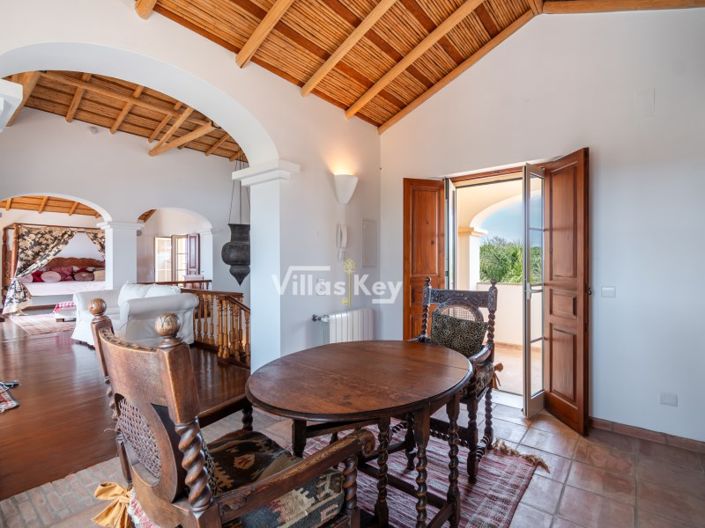 Image No.8-4 Bed House for sale