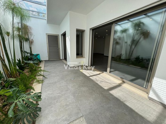 Image No.16-4 Bed House for sale