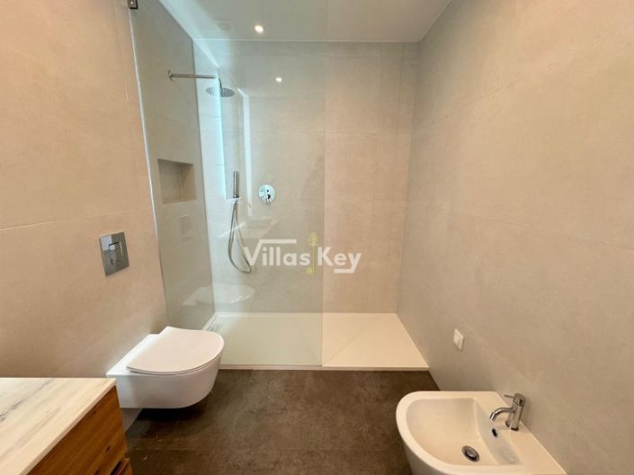 Image No.29-4 Bed House for sale