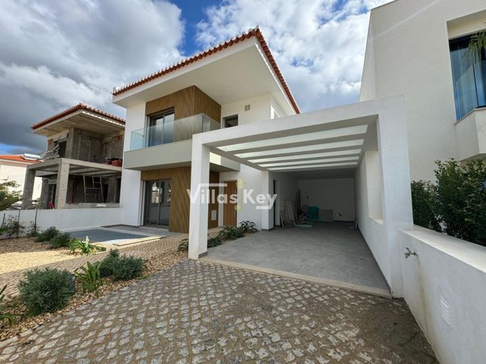 Image No.33-4 Bed House for sale