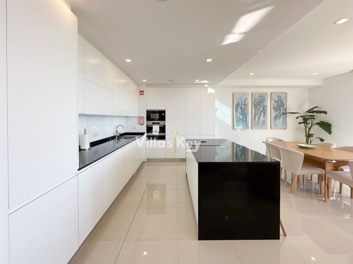 Image No.11-3 Bed Apartment for sale