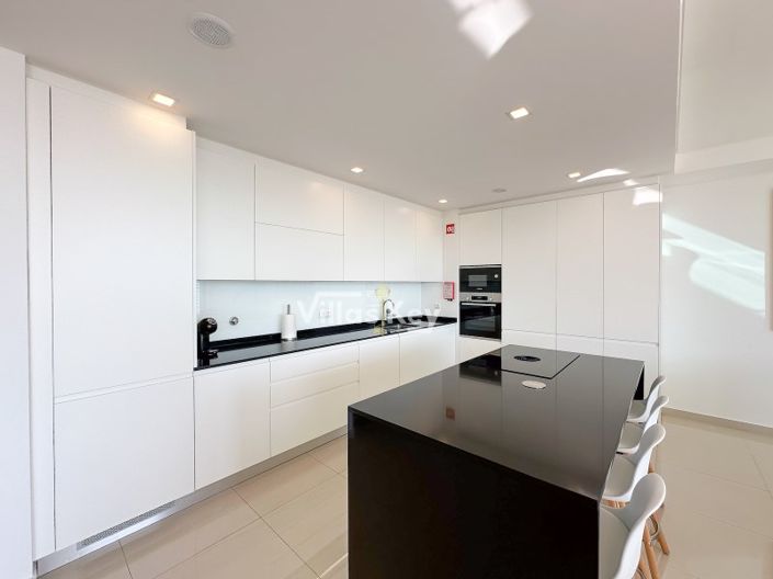 Image No.12-3 Bed Apartment for sale