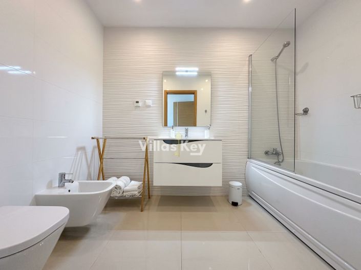 Image No.26-3 Bed Apartment for sale