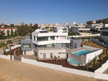1 - Lagos, House